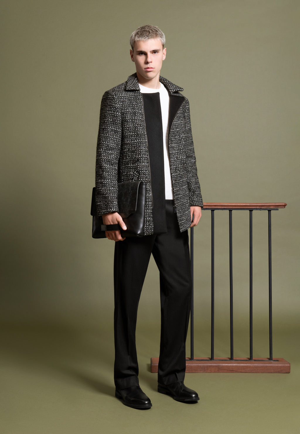 Manteau court zippé en laine noir et blanc