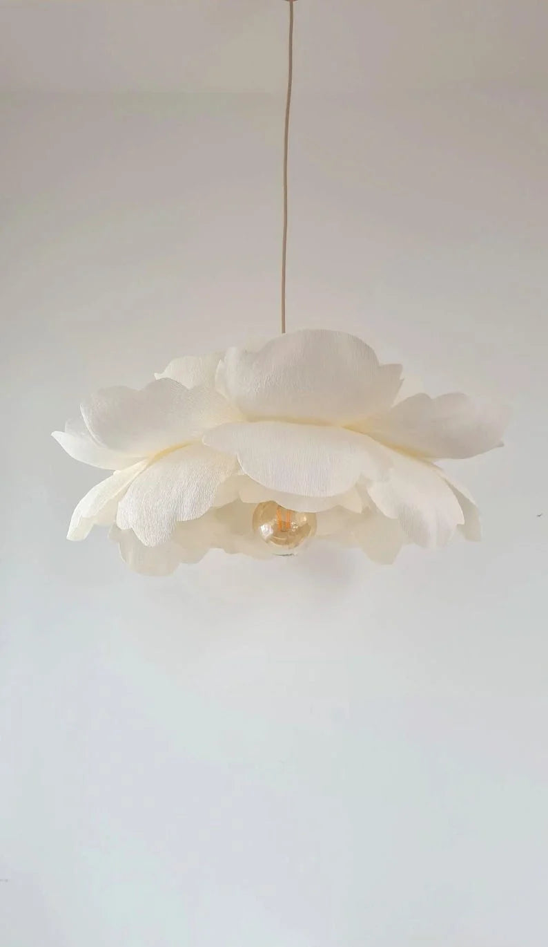 Pantalla de lámpara de papel crepé con estampado floral color crema, 70 cm, lámpara colgante de techo con diseño floral.