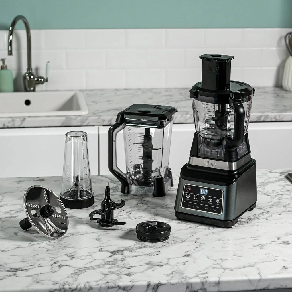 Ninja 3-en-1 Robot de cuisine et mixeur avec 5 programmes: Mixer, Mixer Max, Hacher, Mélanger, Purée, Bol 1,8L, Cruche 2,1L, Tasse 700ml, 1200W, lavables au lave-vaisselle, Auto-iQ, Noir BN800EU
