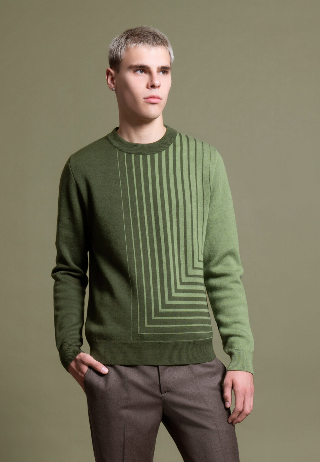 look homme pull jacquard de laine vert motif graphique pantalon flanelle brun