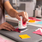 EasyPress Mini™ en color frambuesa + Paquete Esencial de Materiales para Planchar
