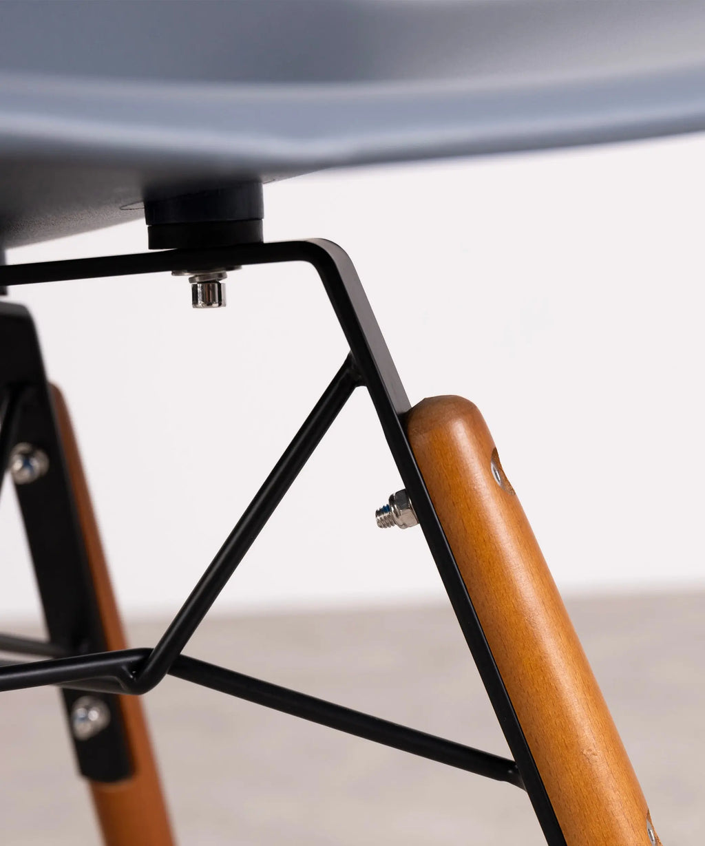 Silla de Polipropileno y Madera Elon