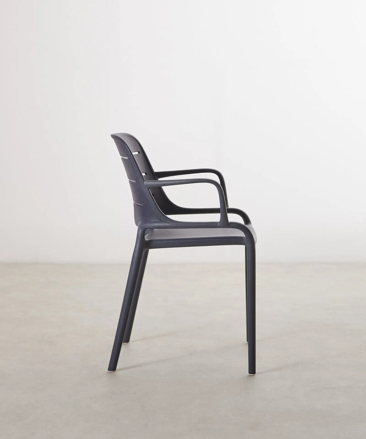 Silla de Polipropileno con Reposabrazos Mila