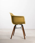 Silla de Polipropileno y Madera Elon Arms