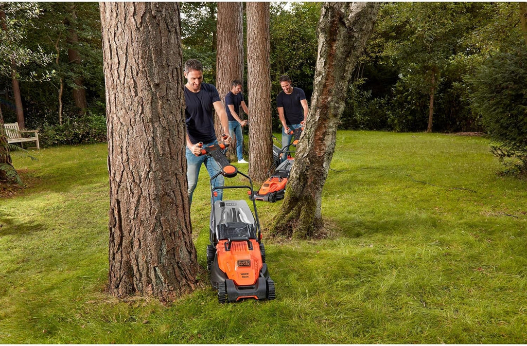 BLACK+DECKER BEMW471ES, Cortacésped eléctrico 1.600W 38 cm, Anchura de Corte de 38 cm, 6 Alturas Ajustables de Corte de 20, 30, 40, 50, 60 y 70 mm, Mango EASYSTEER de 3 Posiciones