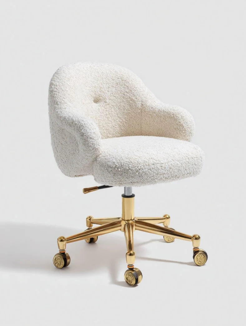 Chaise de bureau pivotante en tissu Boucle avec base dorée et roulettes - Blanc cassé