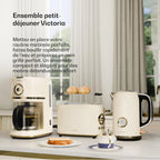 Klarstein Victoria Set Petit-Déjeuner Complet – Grille-Pain 2 Fentes 7 Niveaux, Bouilloire Électrique 1,7L, Cafetière Filtre 12 Tasses, Design Rétro, Support à Petits Pains, Cream