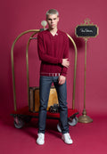 look homme pull jersey en laine mérinos bordeaux motig géométrique blanc pantalon denim stretch sneakers blanches