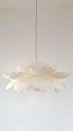 Pantalla de lámpara de papel crepé con estampado floral color crema, 70 cm, lámpara colgante de techo con diseño floral.