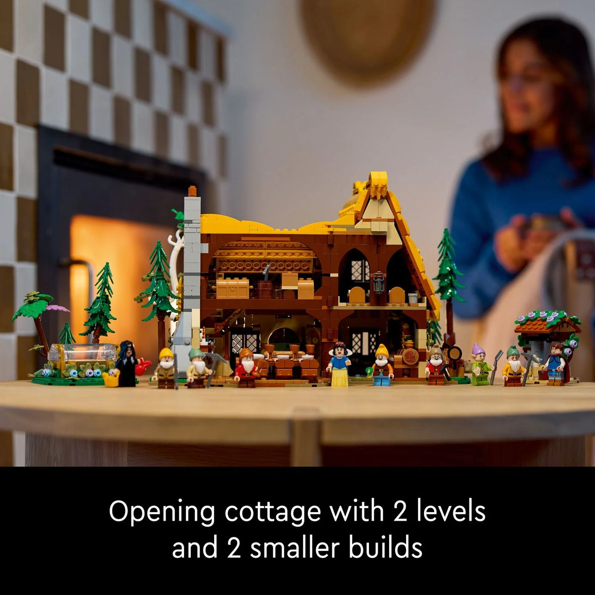 LEGO – Disney Casa de Blancanieves y los Siete Enanitos Set para Construir y Exhibir 43242
