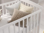 Love For Sleep lit bébé évolutif en bois blanc 120 × 60 cm avec matelas mousse, tiroir, barrière de sécurité et protections en silicone, modèle Jacob