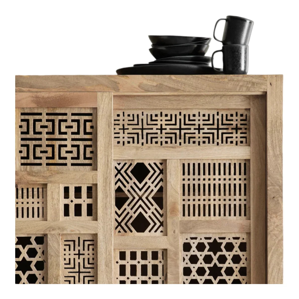 Nismaaya Naarah Cabinet