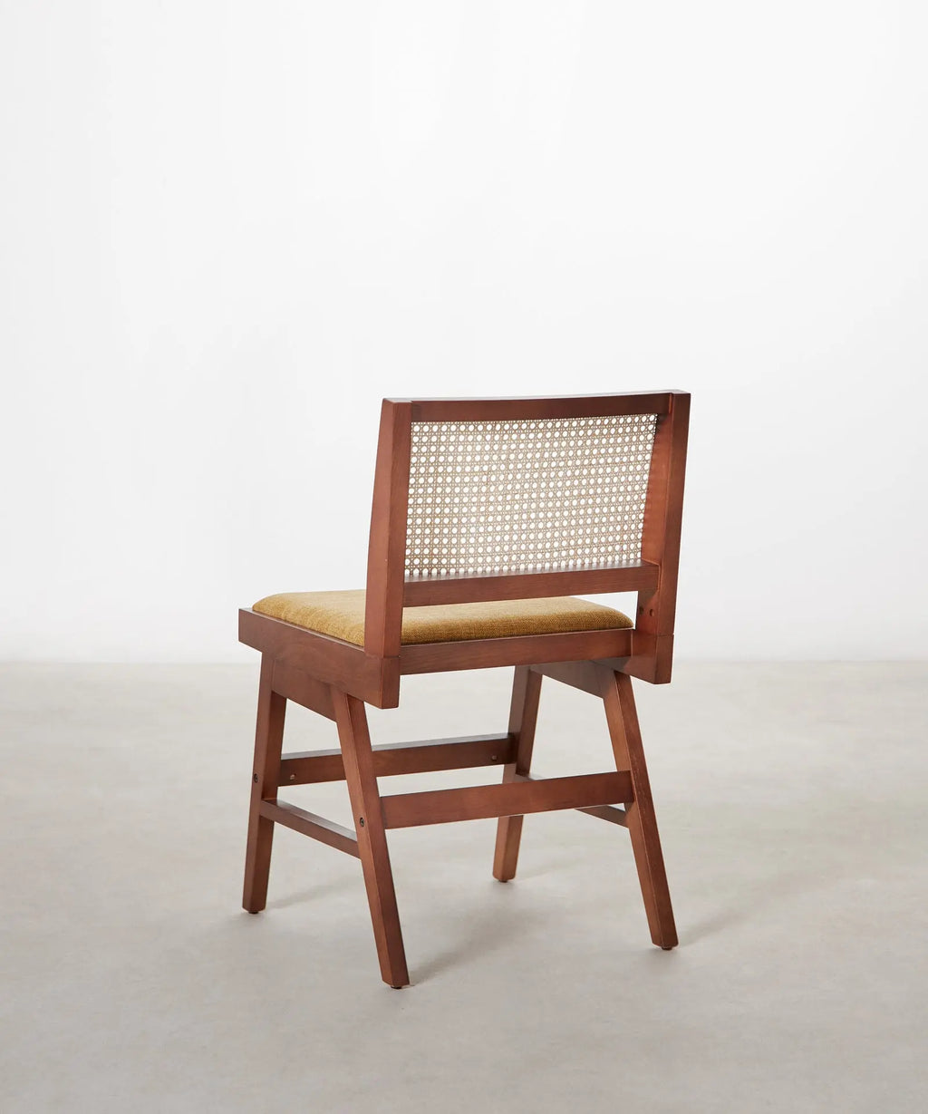 Silla de Comedor en Madera Tapizada Pauline