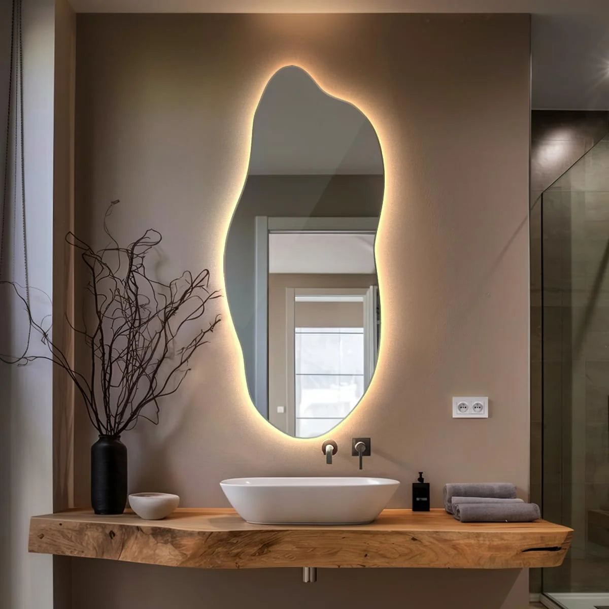 Grand Miroir LED 45x100 cm Blanc Chaud Lumière Chaude Irrégulier Asymétrique Cuisine Miroir Mural sans Cadre Décoration Murale Design Minimalisme Esthétiquement Installation Verticale ou Horizontale